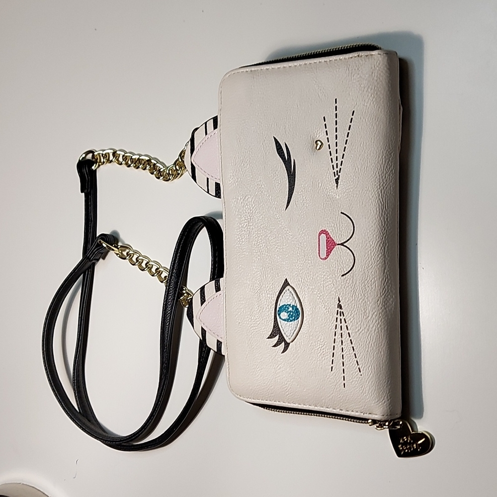 Betsy Johnson Crossbody wallet